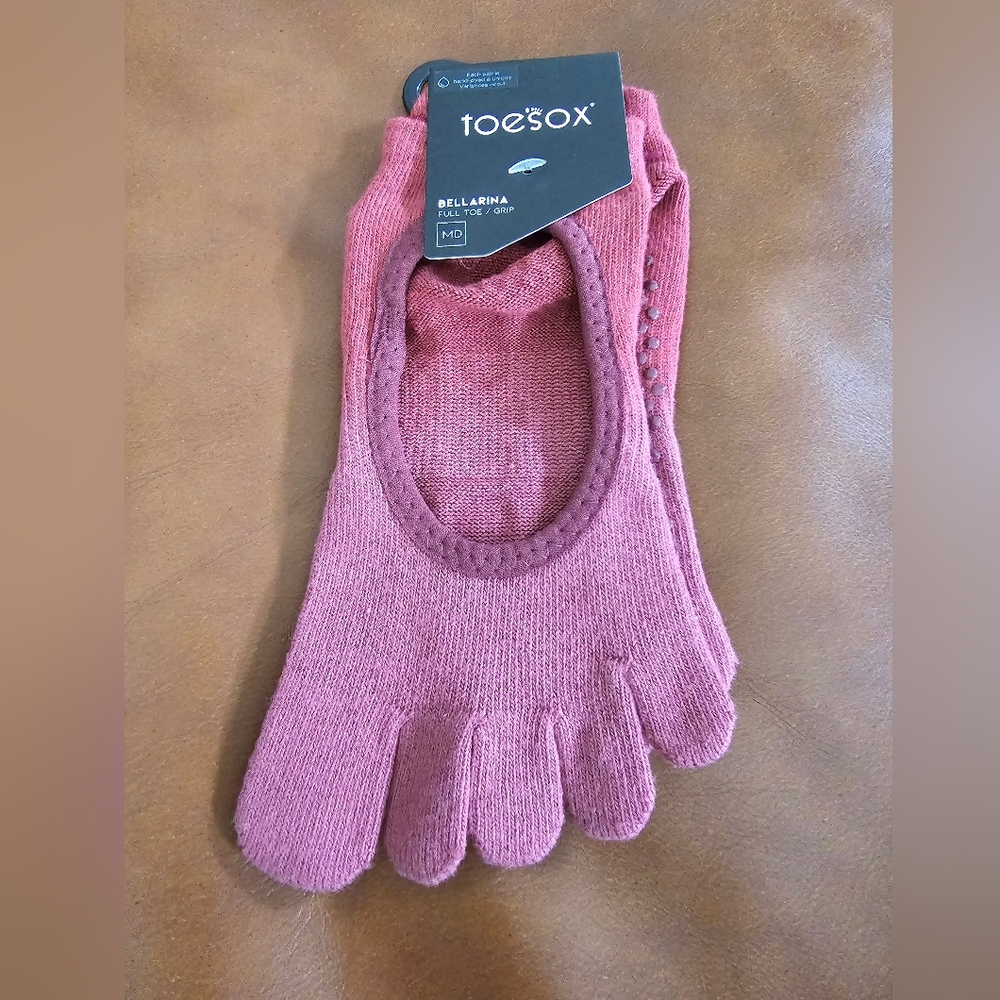 SOLD! NWT Ombre Toesox